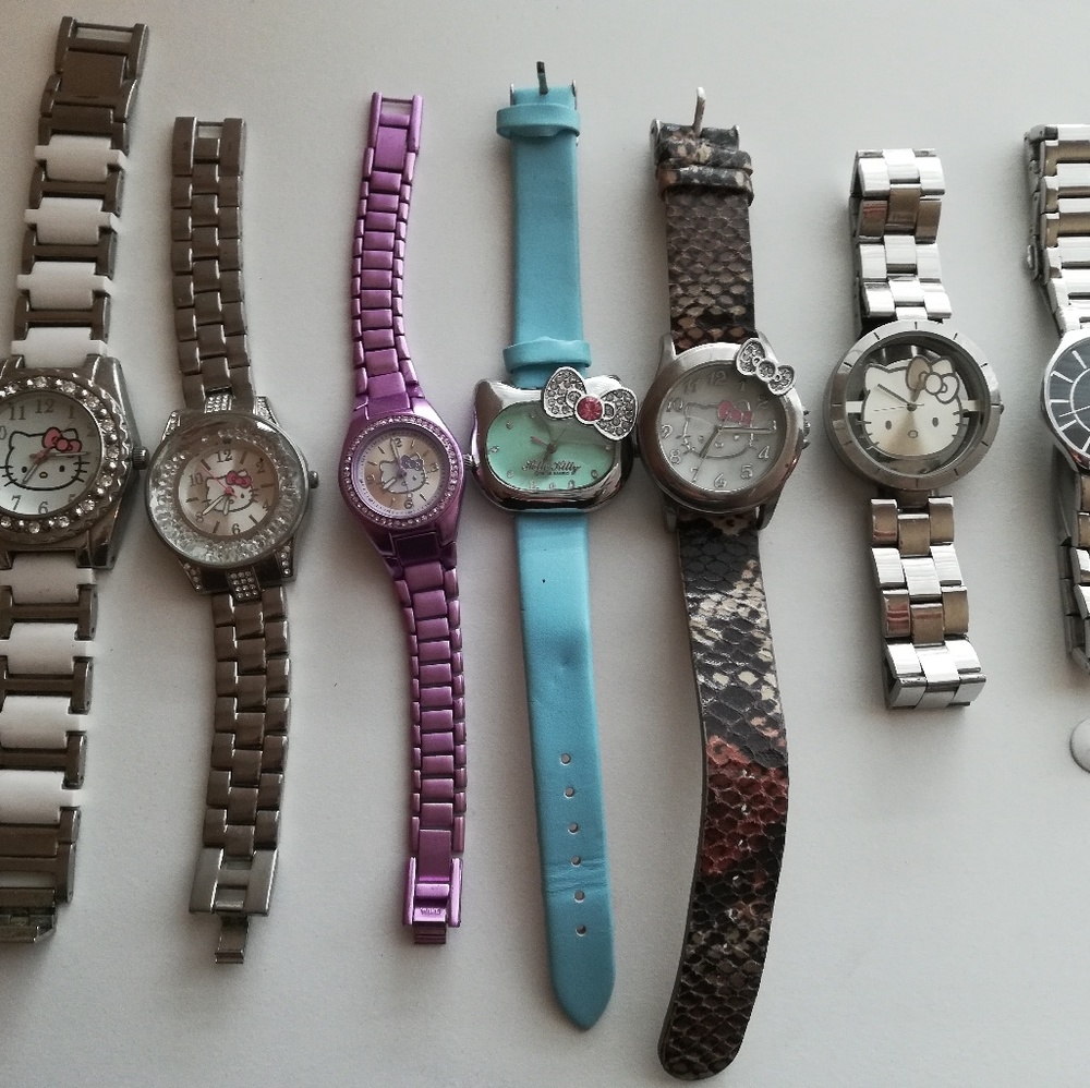 Hello Kitty 6 watches + 1 free